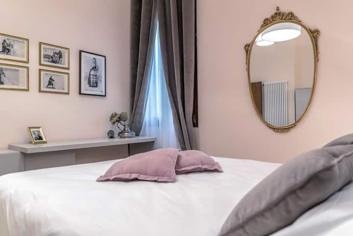 Segundo dormitorio: dormitorio separado real. Ideal para dos parejas que quieren su privacidad y comodidad.