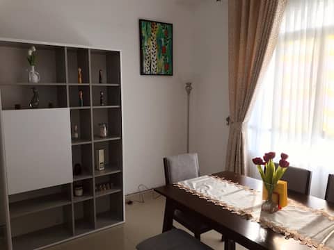 Private Apt + King Bed + Wifi + BeIN TV + Parking*