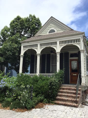 New Orleans Uptown Cottage(23-NSTR-16757)