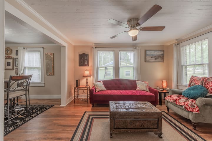 Relaxing Cottage Perfect for Couples and Singles