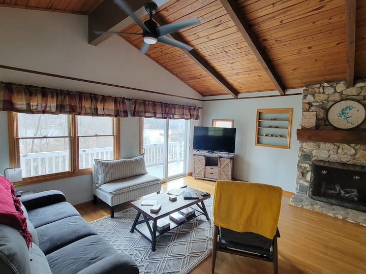 Nature’s Balcony Cottage: Lake & Mountain Views - Hiawassee