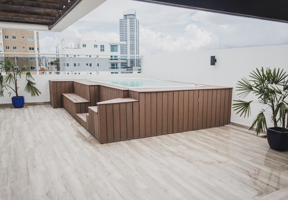 Rooftop jacuzzi