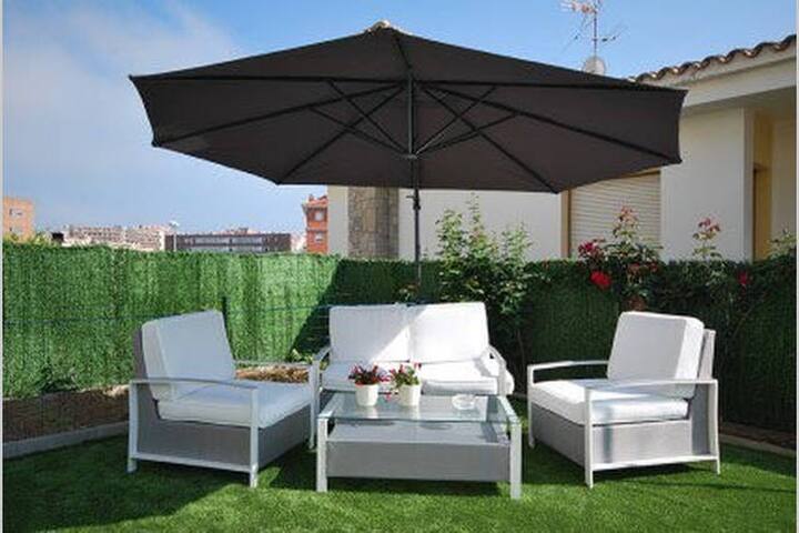 A 500m de la playa, y a 500m del centro…. gallery image 5