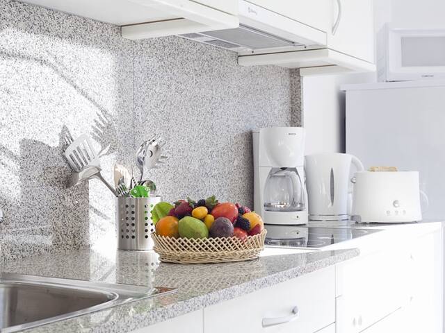 ch2x3w Large GroupFlat Las Ramblas-Fira Barcelona gallery image 3