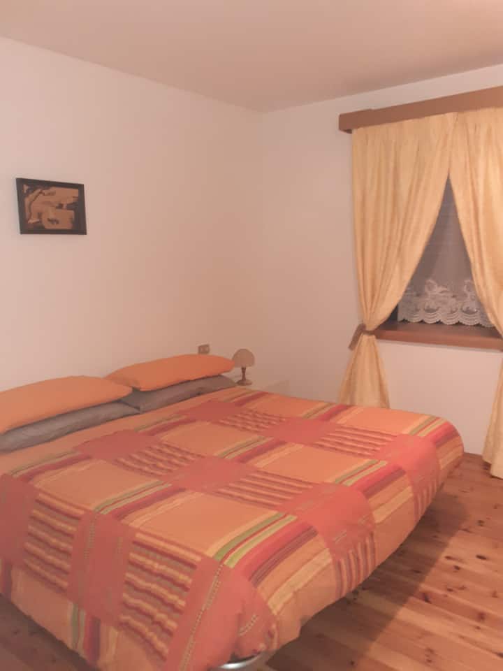 BRAČNI KREVET (ŠIROK 150 - 179 CM)