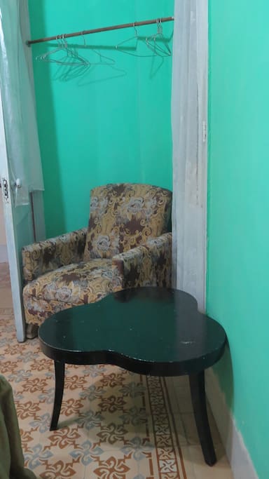Zona para relajarse ubicado en la habitación.