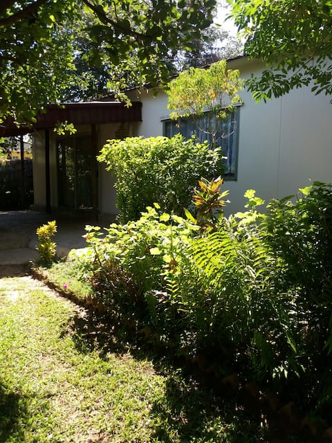 SIMWANZA HOUSES:3 bedroomed luxury accomodation