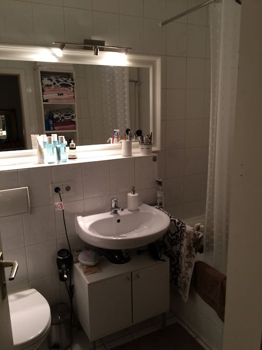 Badezimmer mit Badewanne
