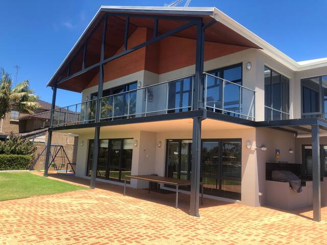 Large luxury home with private jetty gallery image 2