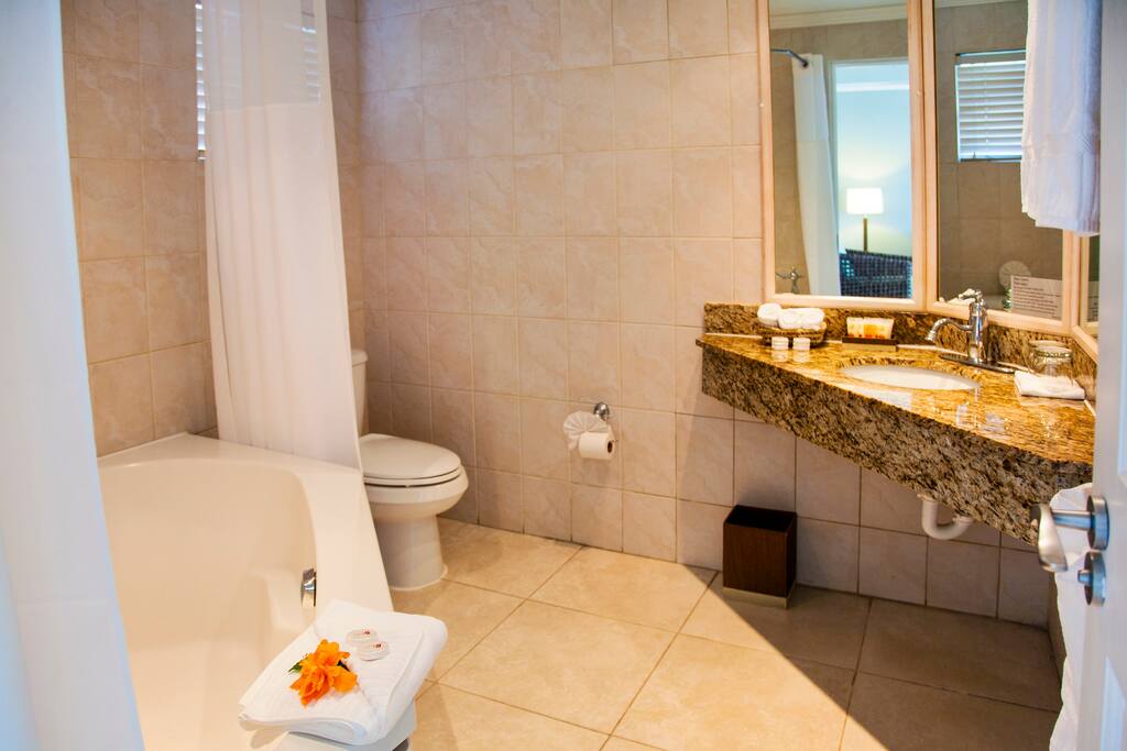 Full bath with roman tub & shower combo