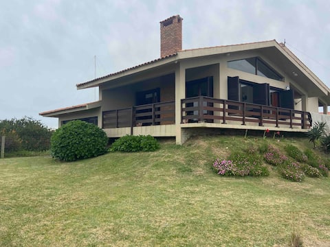 Beach house with a privileged location