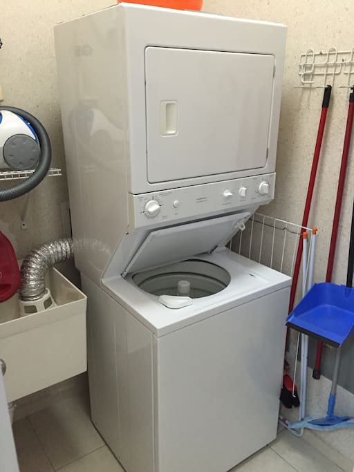 Laundry room with washer/dryer
