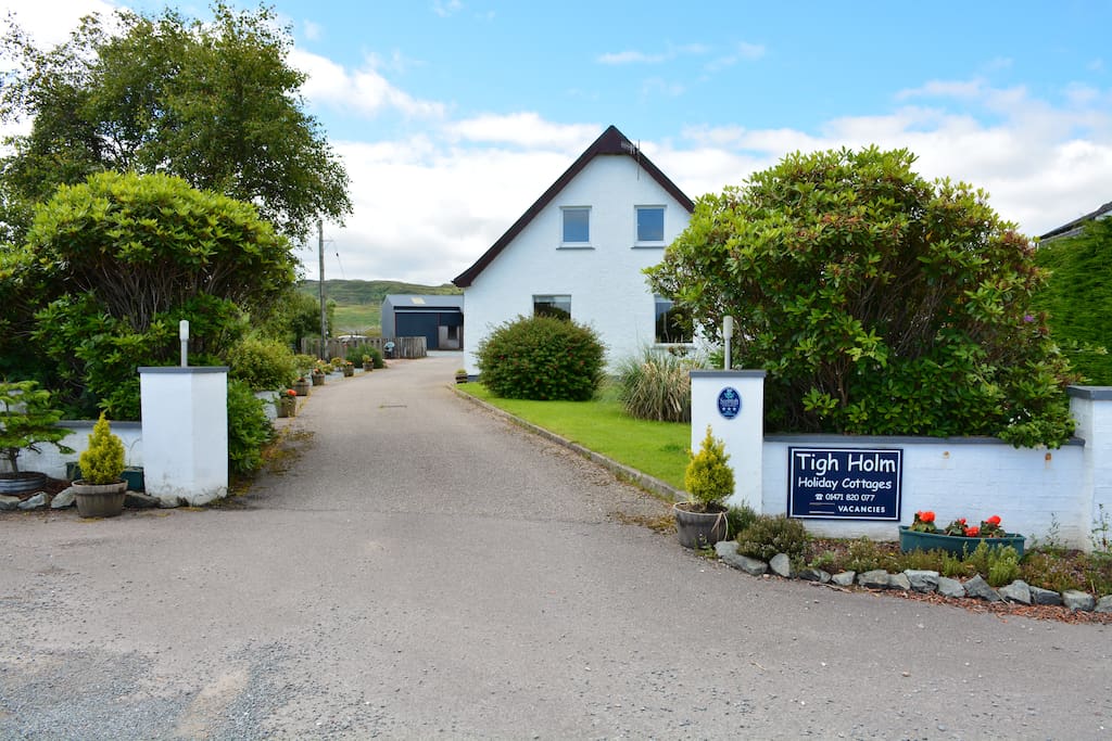 Private drive to Tigh Holm Cottage 1 and 2