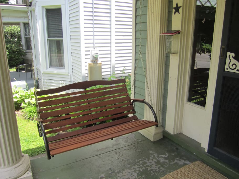 Front porch swing
