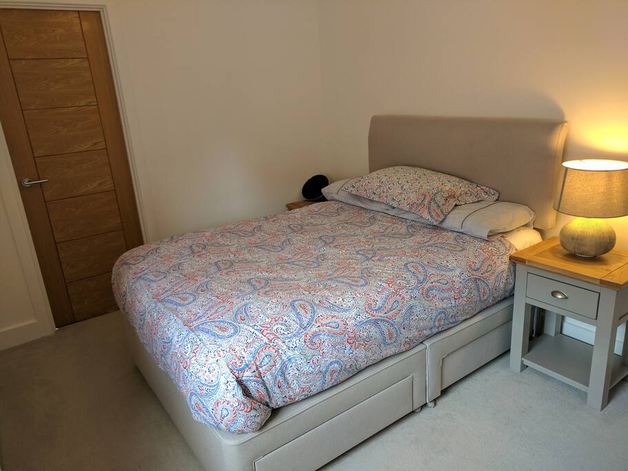Bedroom Picture 1