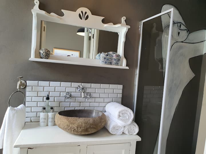 Room With Private Entrance And Patio -