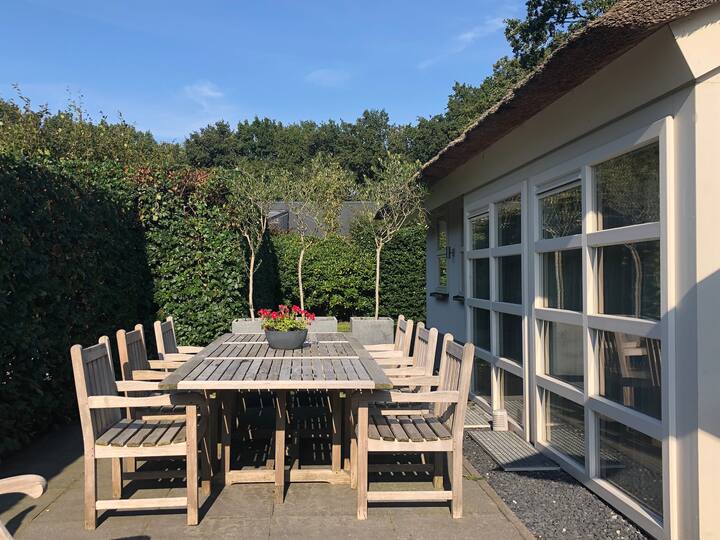 Luxury detached and centrally located villa