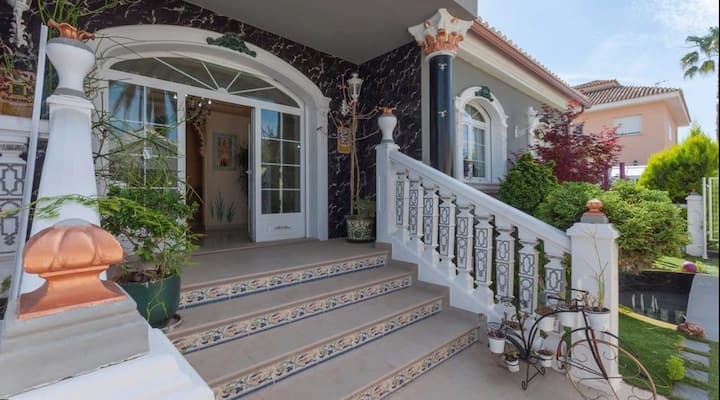 Chalet Con Encanto En La Playa De Gandía - Spain