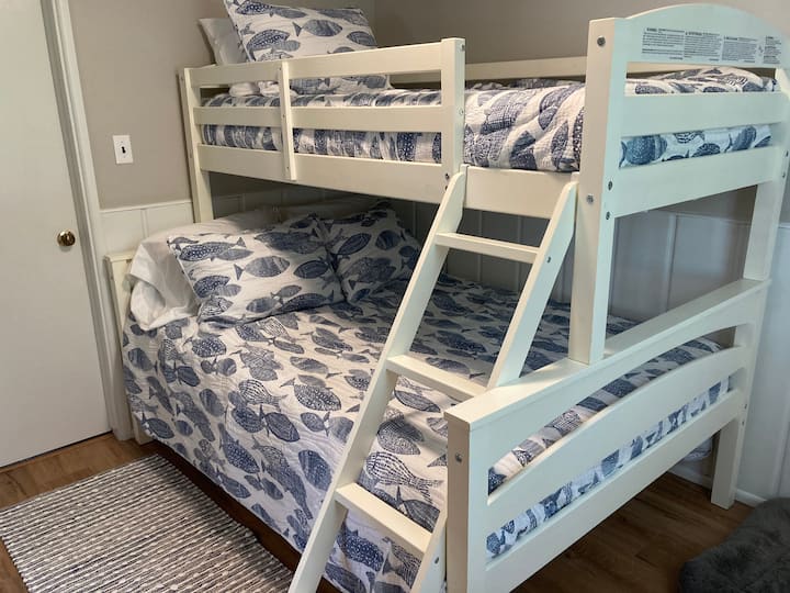 Dhomë gjumi e kompletuar/me dy krevate