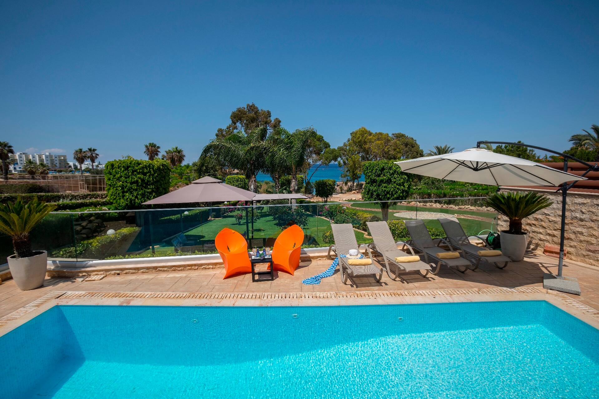 4 Bedroom Seafront Villa In the Heart of Protaras — photo 2