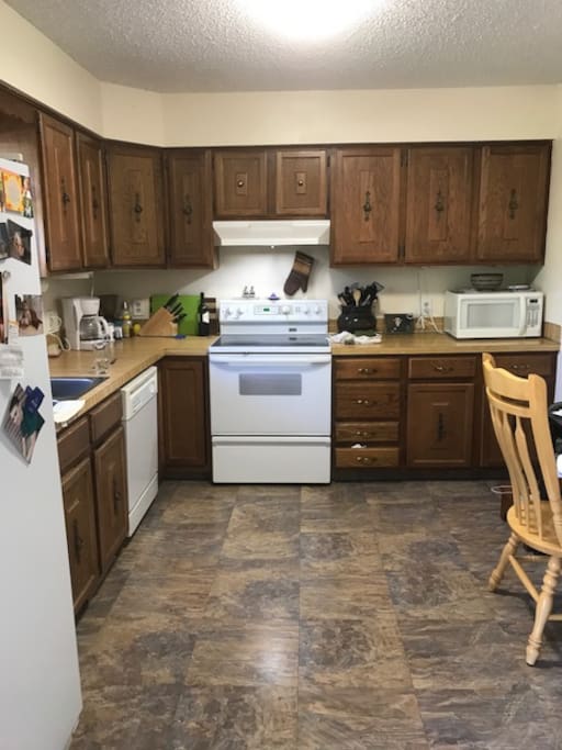 Full kitchen