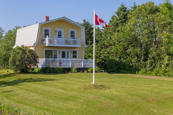 Airbnb Canoe Cove Vacation Rentals Places To Stay Prince