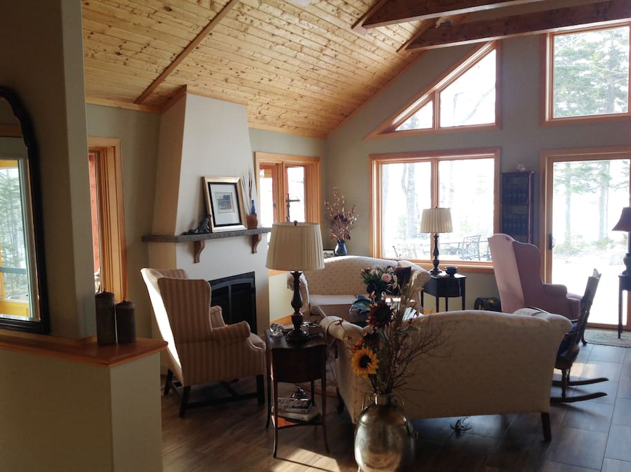 Sitting Area and Fireplace