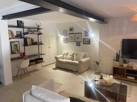 Hosted by Remy Remy and Maricarmen