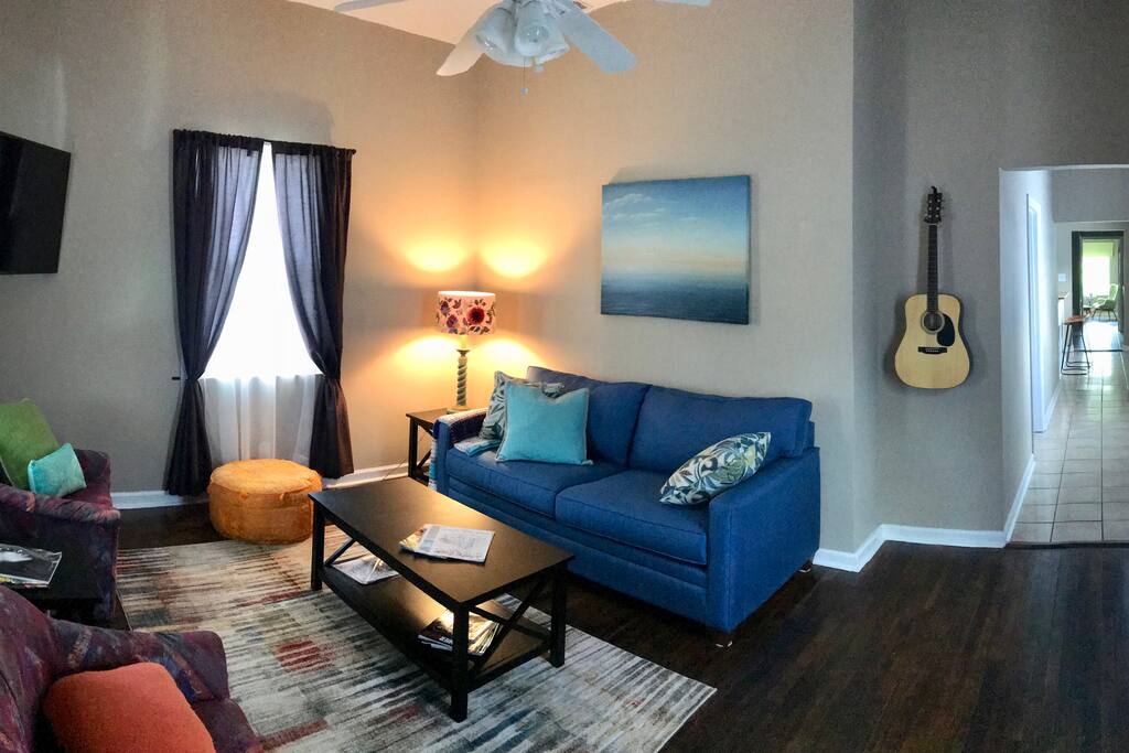 Living Room w/sleeper