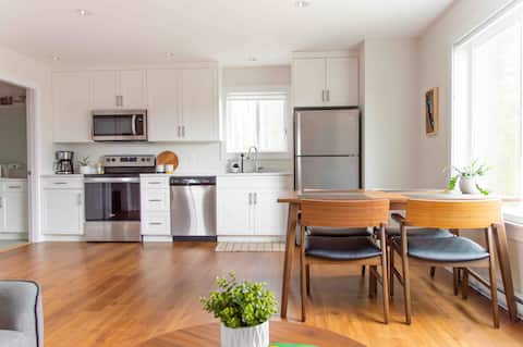 Oceanview Modern Suite - Pet Friendly