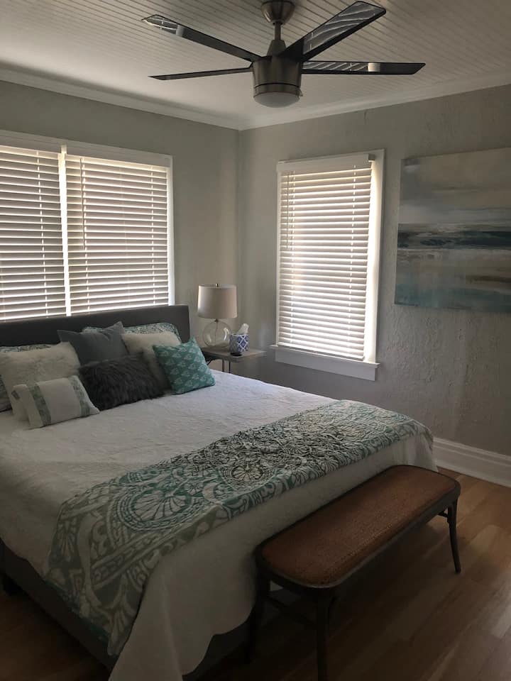 ¡Este dormitorio se siente como un retiro de spa!