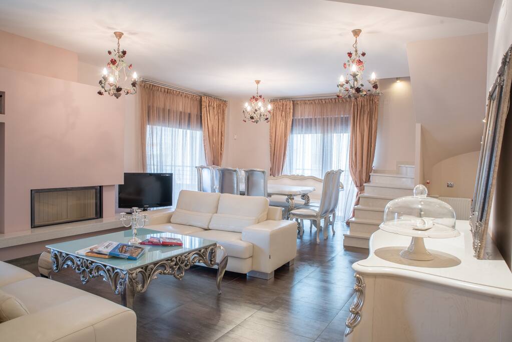 Living room|Dining room