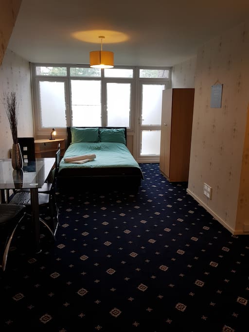 private room for up to 2 people