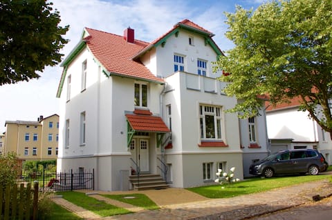 Top performing Airbnb: Apartment "Rose Petal" - Baltic Sea, culture & spa train in Bad Doberan