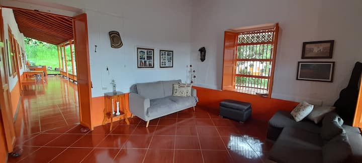 Finca Casa Naranja · Retiro Cafetero En La Montaña - Andes