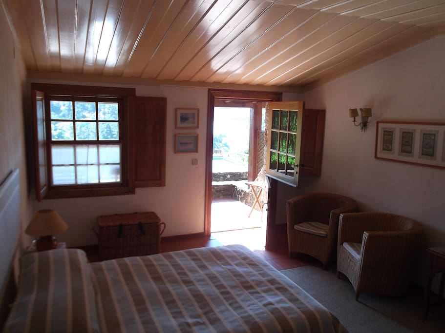 2 - Quarto D. Maria - saída para o terraço privado