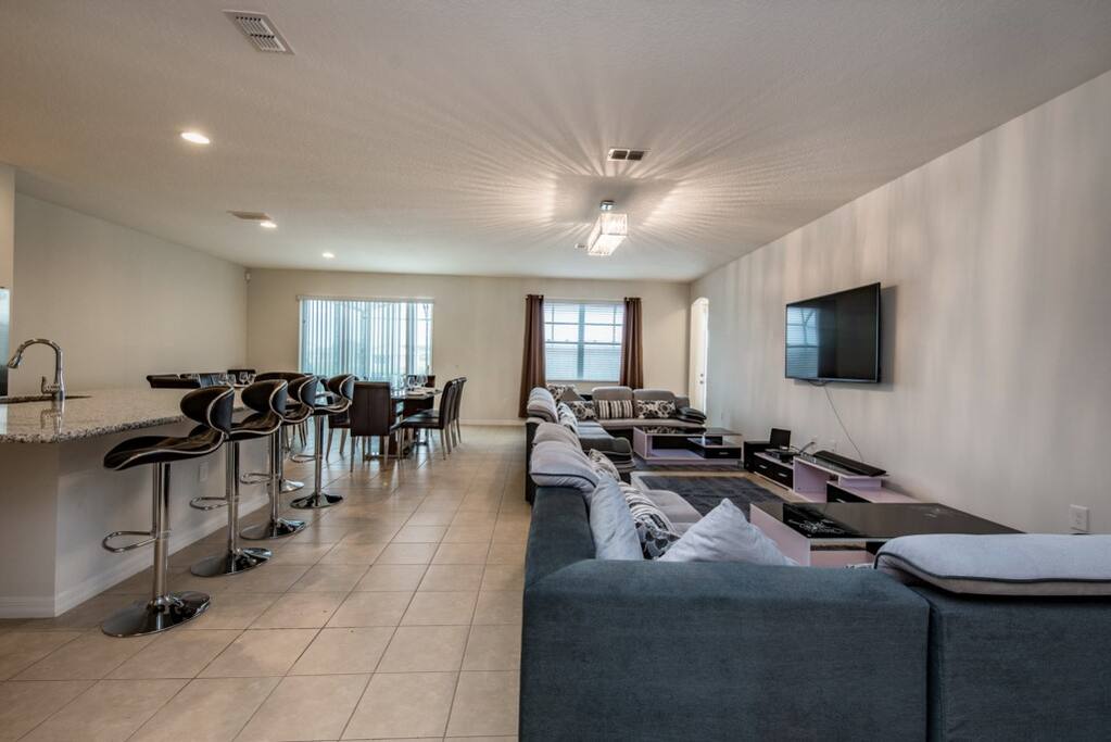 2173CroftonAve(5)