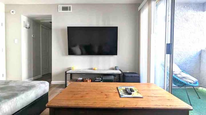 Midtown Phx Comfy Condo - Grand Canyon University, Phoenix