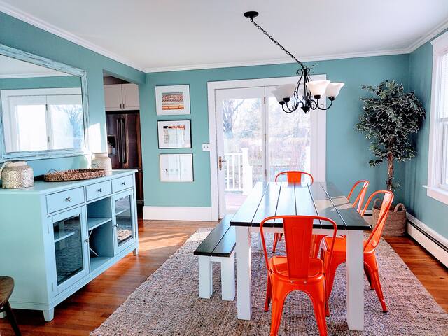 Beautiful Home in the Heart of Everything gallery image 3