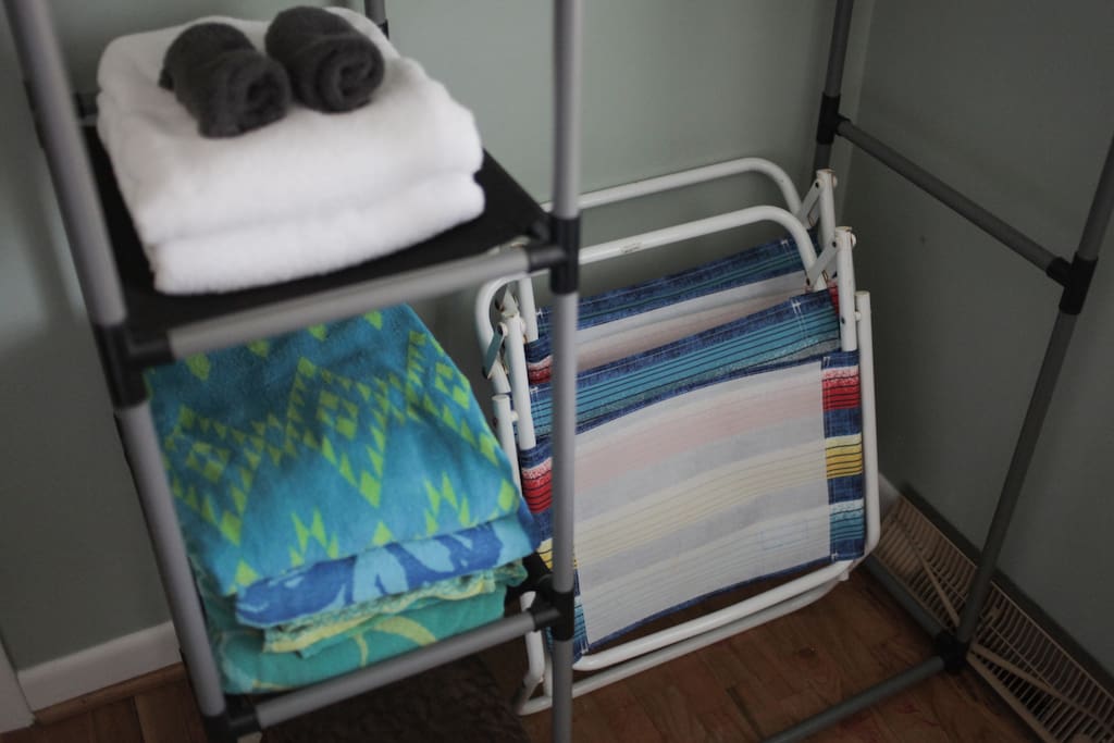 Plenty of bath and beach towels. Beach chairs too!