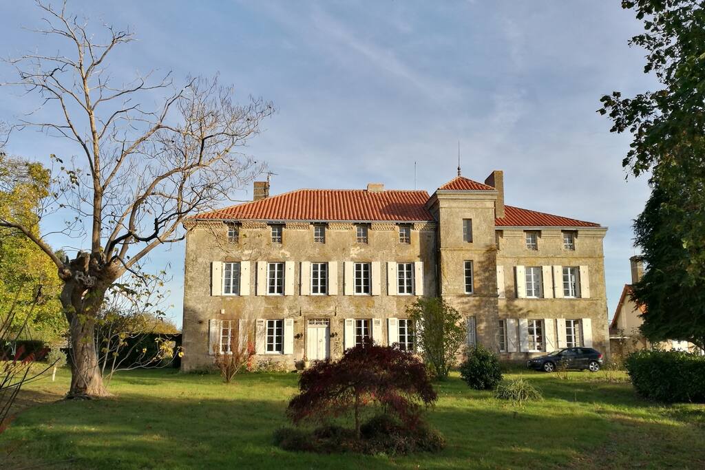 Le château, vu du parc