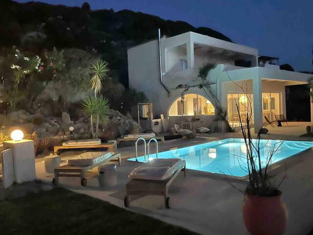 Shigaya villa luxury villa in plaka Crete