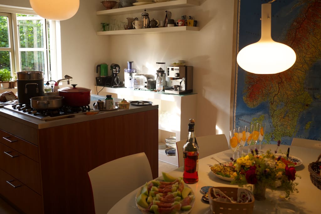 Eat-in kitchen