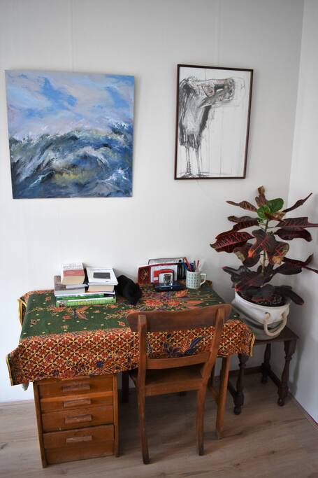 small desk with Bankirai chair