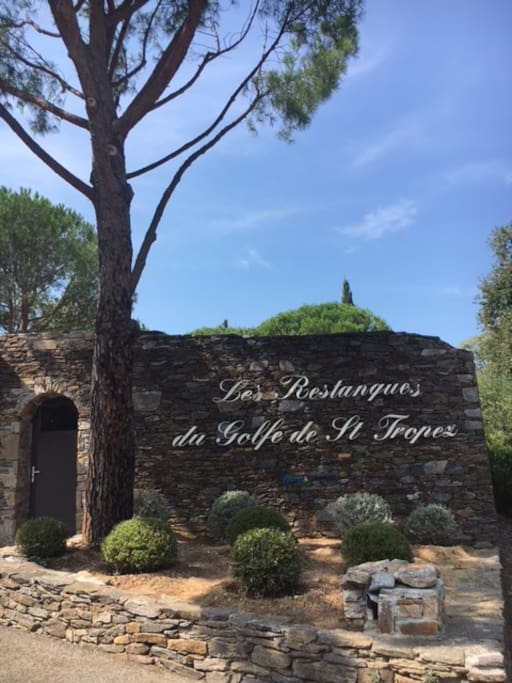 L'entrée du domaine