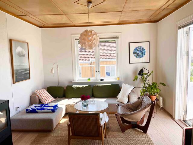 Familievennlig med stor hage og gratis parkering