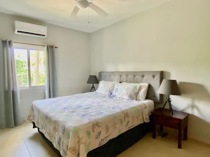 Chambre principale avec lit King Size. 