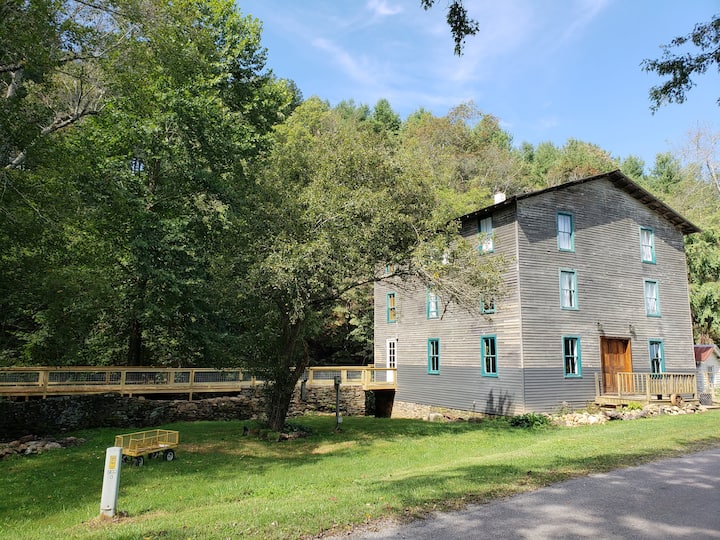 Historic Epperly Mill Coleman Suite Apartments for Rent in Floyd