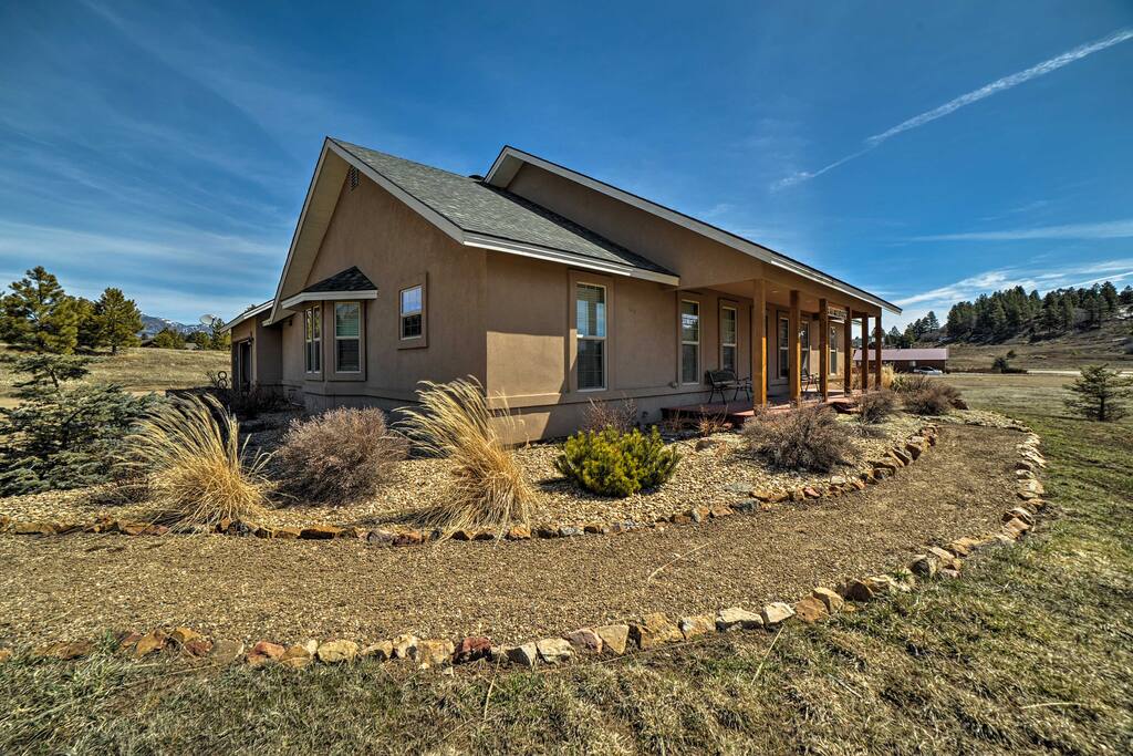 Panoramic mountain views surround this peaceful property.