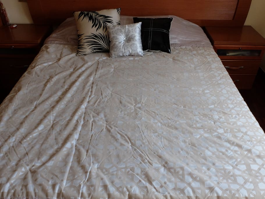 Cama de matrimonio medida 1,35